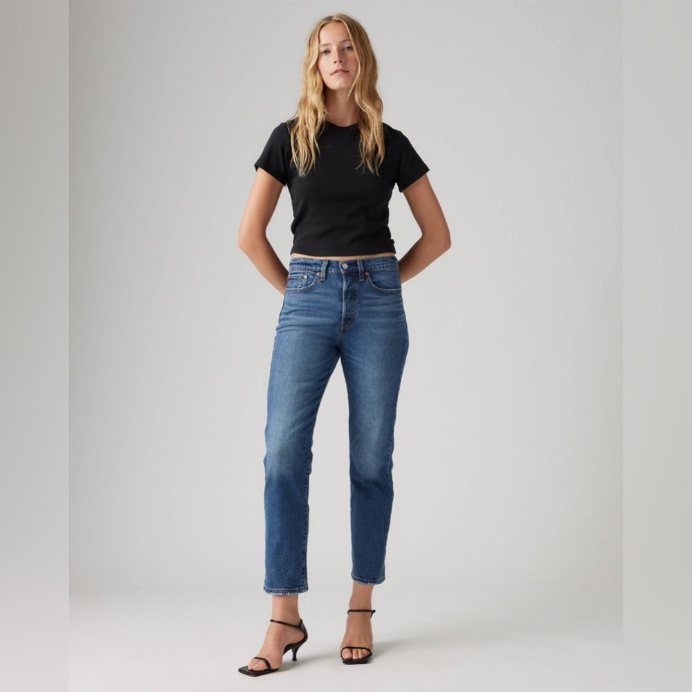 Levi’s Wedgie Icon Fit High Waisted Ankle Jeans size 28